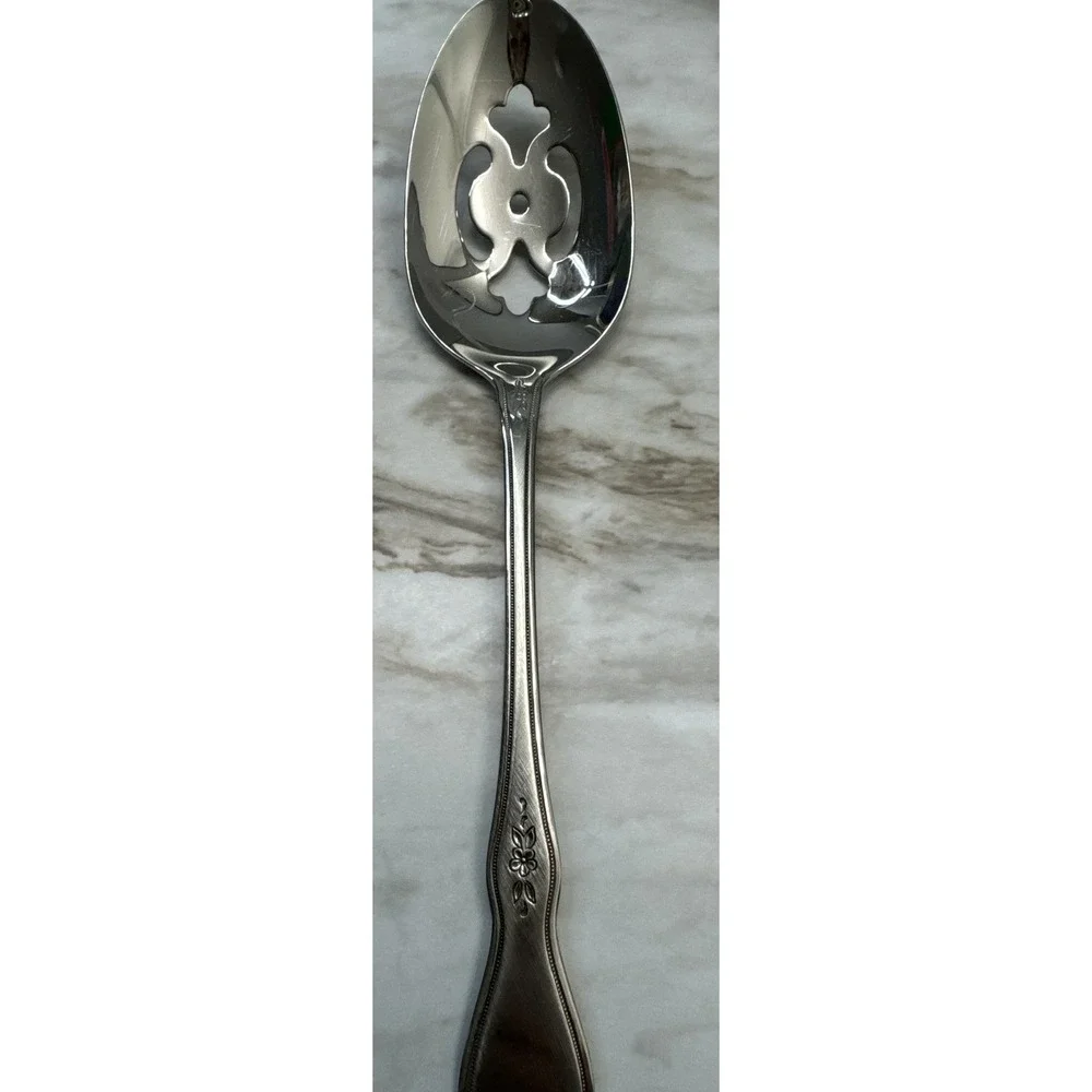 Oneida piece set